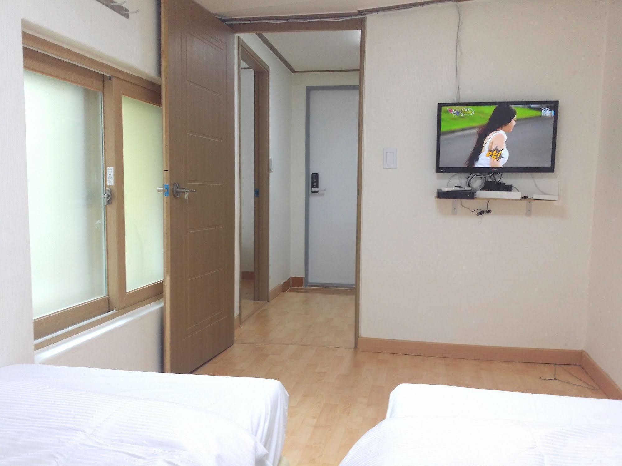 Myeongdong Guesthouse Сеул Экстерьер фото