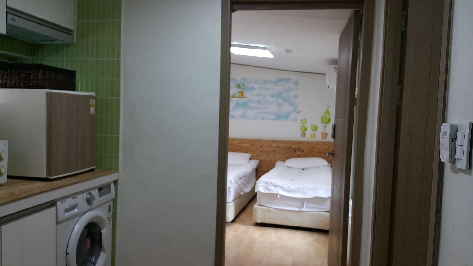 Myeongdong Guesthouse Сеул Экстерьер фото