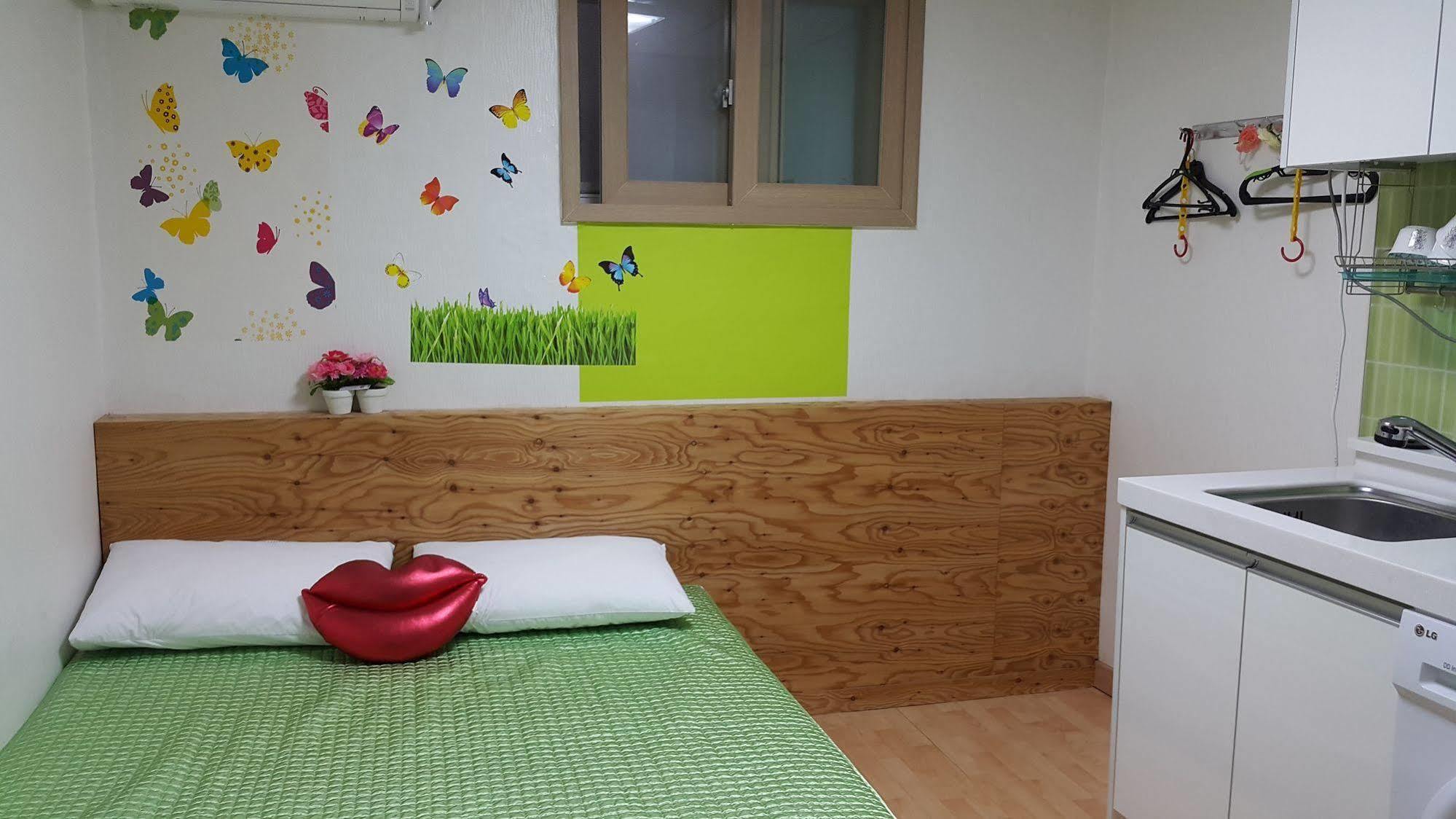 Myeongdong Guesthouse Сеул Экстерьер фото