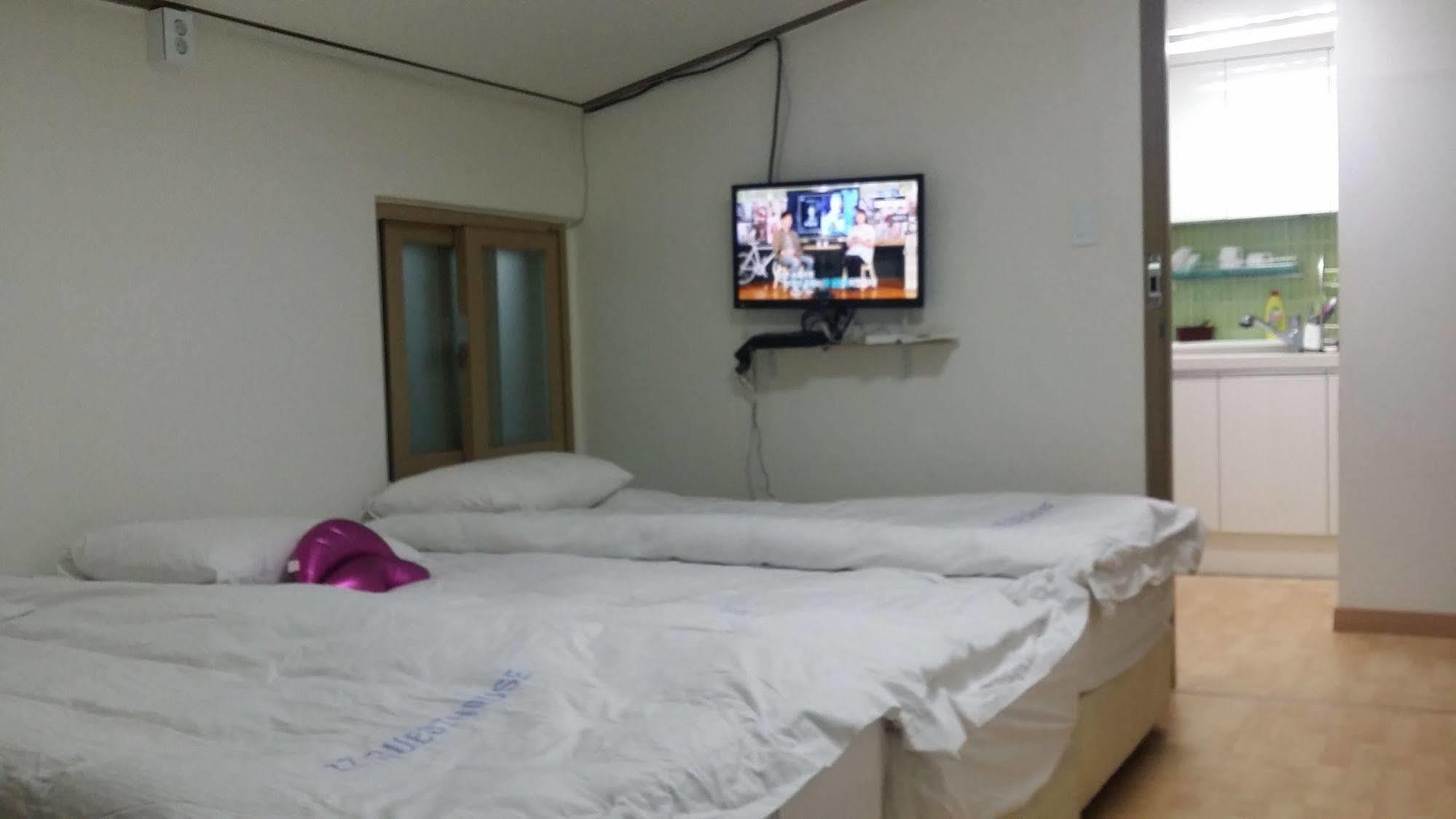 Myeongdong Guesthouse Сеул Экстерьер фото